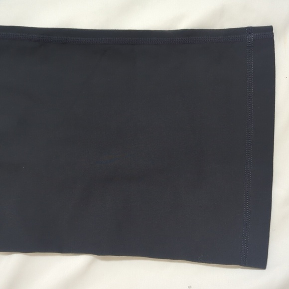 Lululemon Groove Crop, Color Gray/Pink/White Size 8 - Picture 5 of 15